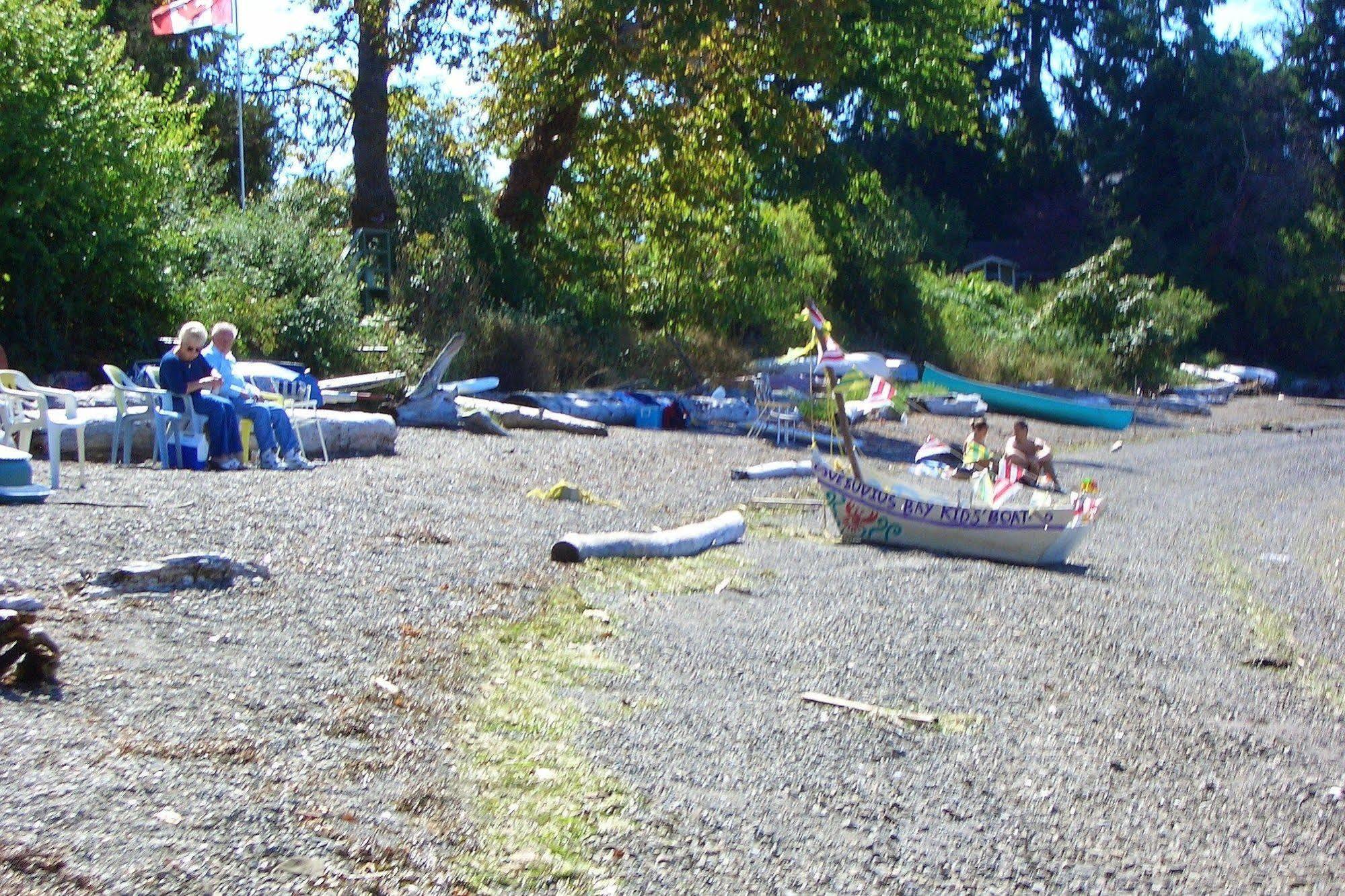 Hôtel Beachfront At Vesuvius à Ganges Extérieur photo
